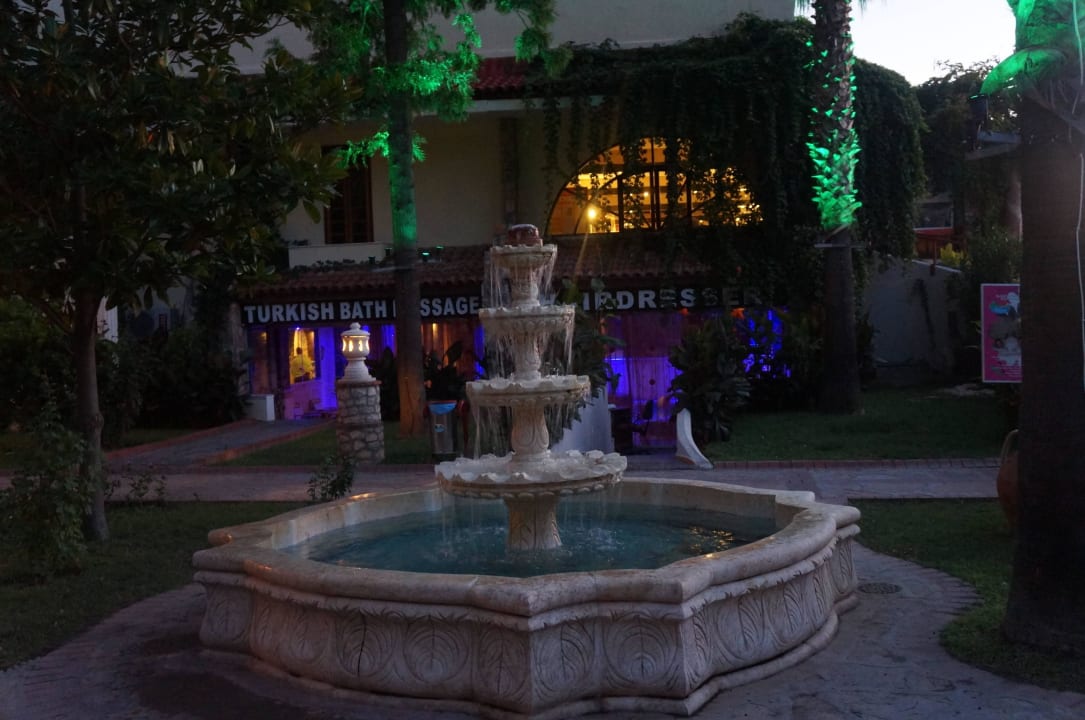 Фонтан Ölüdeniz Beach Resort by Z Hotels