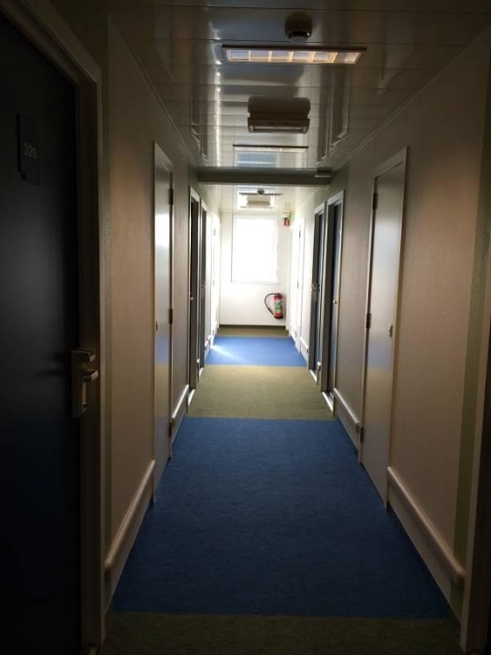 Hallway 2 Ibis budget Brussels Airport