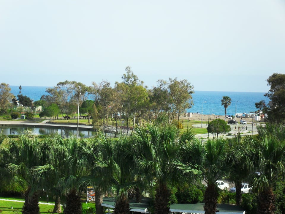 Blick von der Terrasse auf das Meer Asteria Collection Side