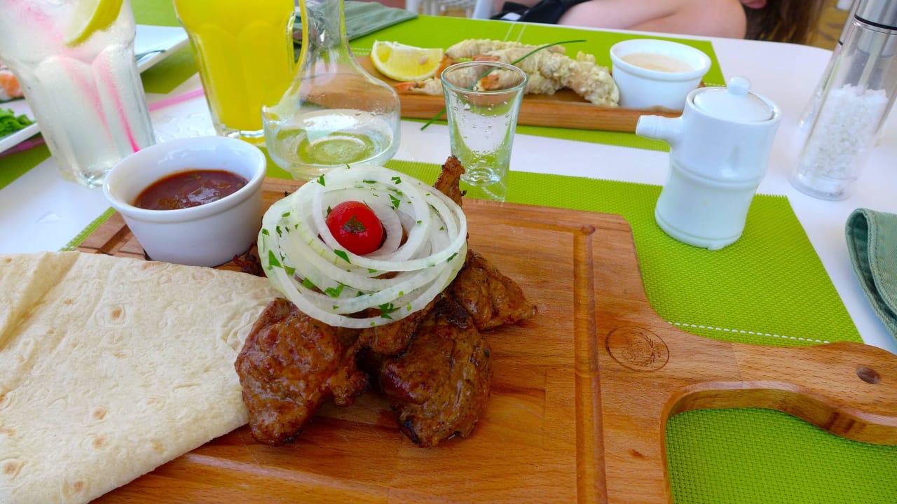 Szef kuchni Gruzin zadba o każdego :-)   GoodZone Club Hotel