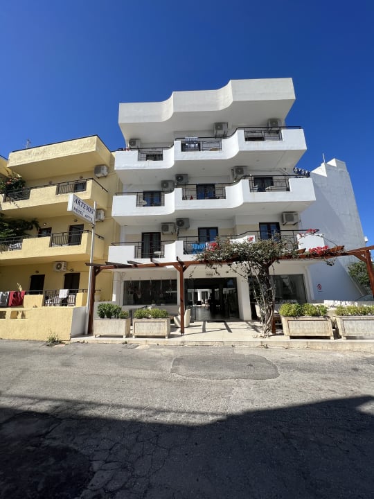 Außenansicht Artemis Apartments