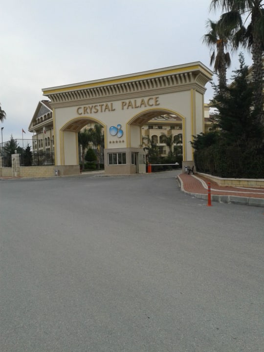 Auffahrt zum Hotel Diamond Excellence Resort & Spa