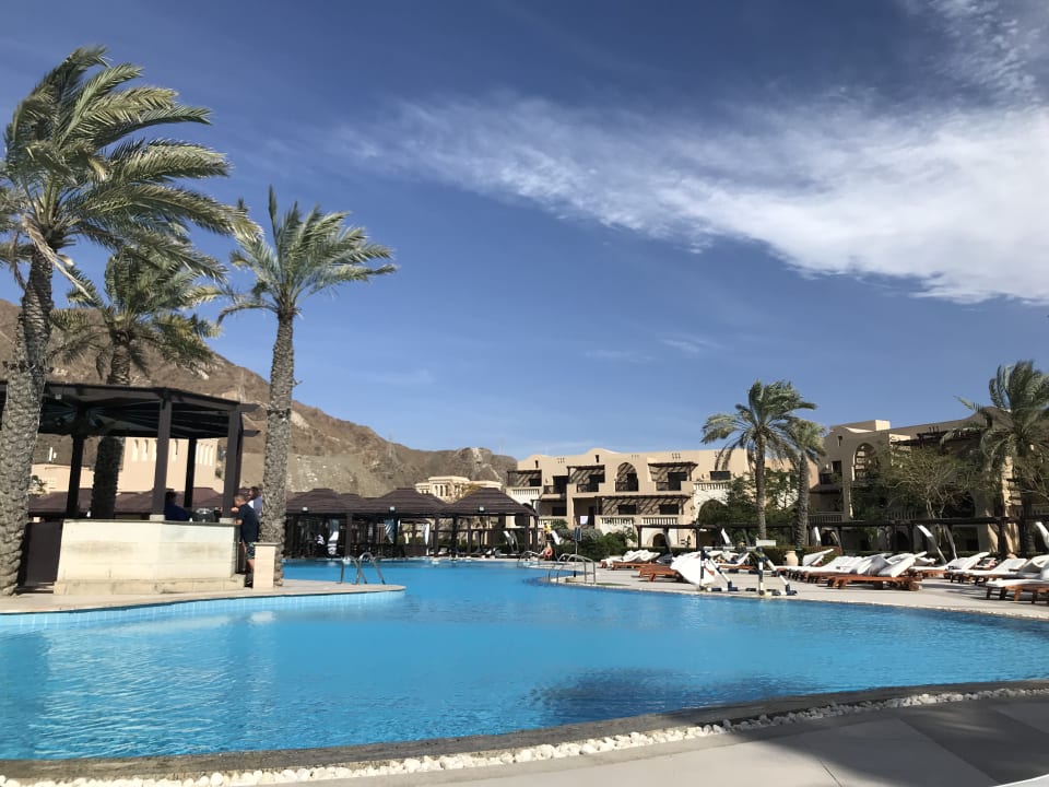 Pool Miramar Al Aqah Beach Resort