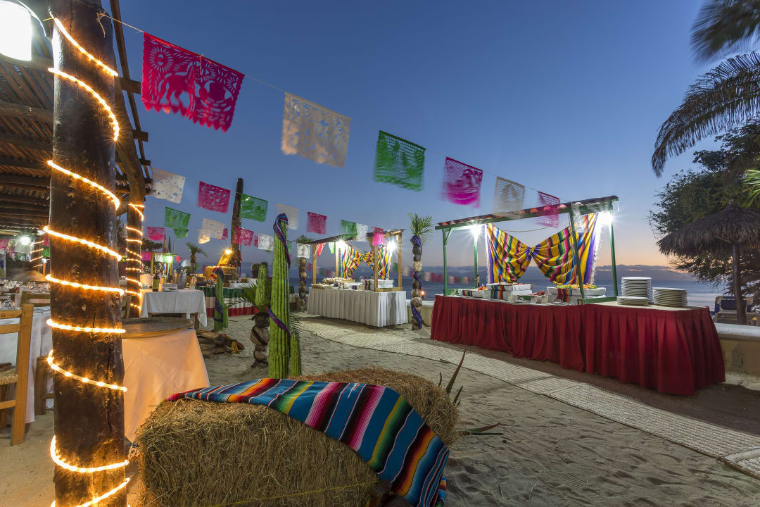 Restaurant Family Selection at Grand Palladium Vallarta Resort & Spa