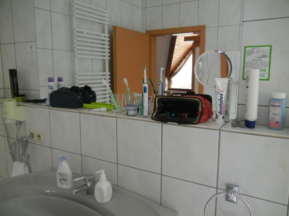 Badezimmer mit Riesen-Spiegel Hotel Traumblick