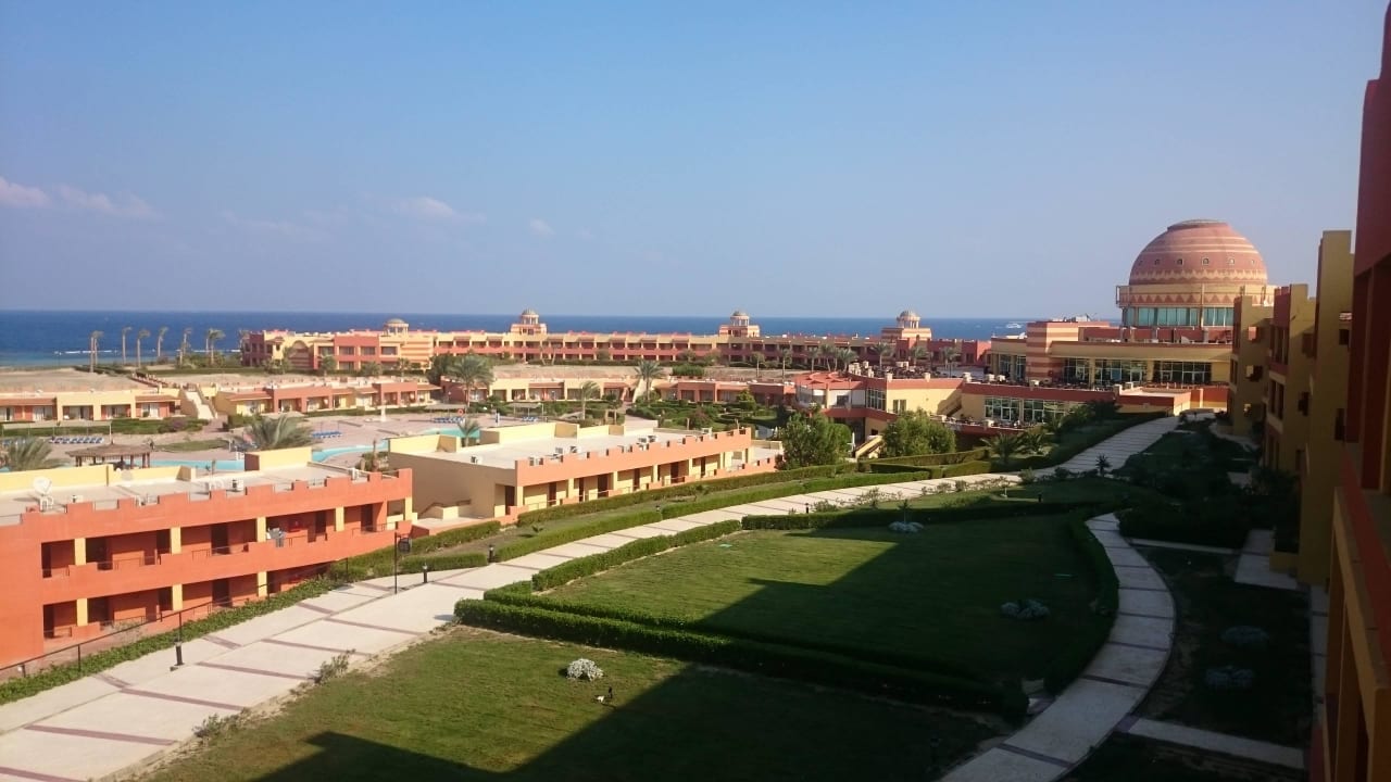 Uitzicht vanaf de kamer. Malikia Resort Abu Dabbab