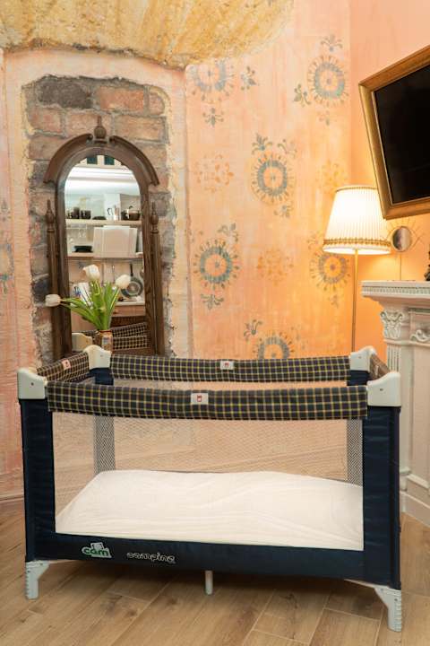 Zimmer Boutique apartments Mason in historical Odessa