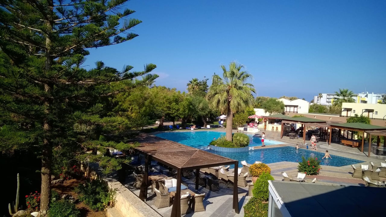 Blick vom Zimmerbalkon Phãea Cretan Malia