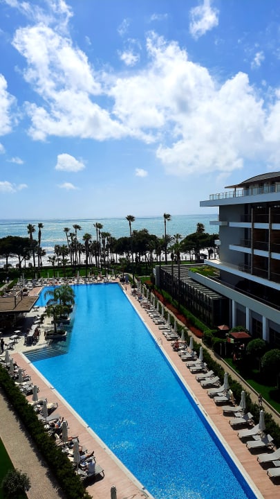 Ausblick Acanthus Cennet Barut Collection