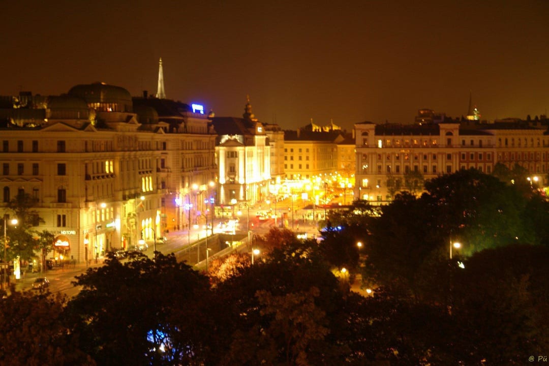 Blick zur Innenstadt von Zi. 426 Hotel Regina