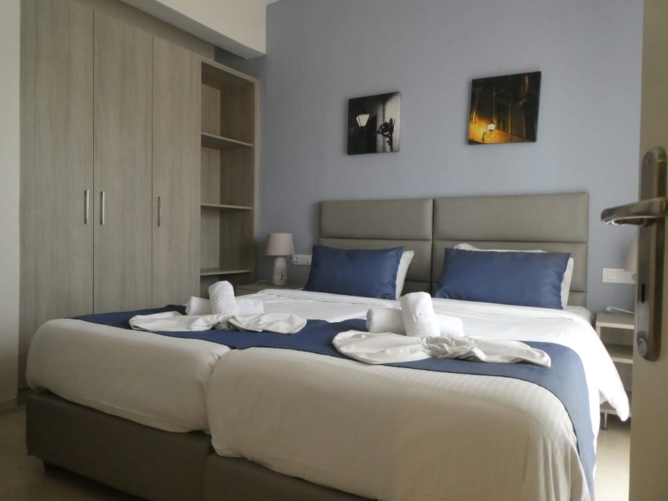 Zimmer Acharavi Beach Hotel