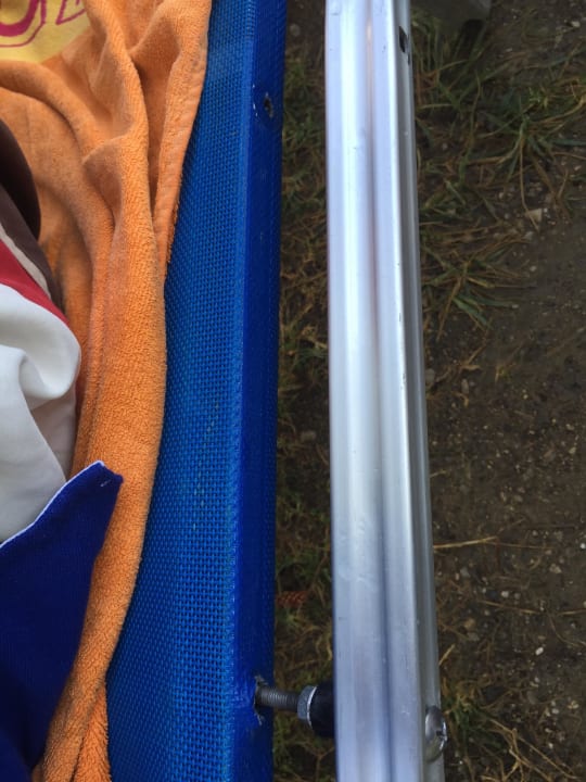 Defekte Liegen (1 von vielen) Hotel Kalithea Sun & Sky