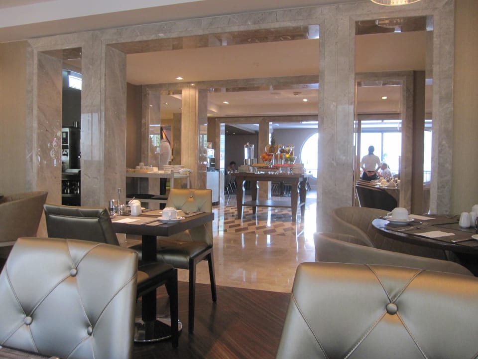 Auch zum Abendessen... TITANIC Comfort Berlin Mitte