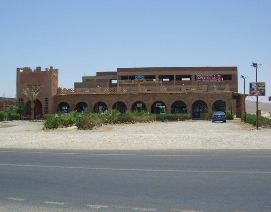 Läden gegenüber Mövenpick Mövenpick Resort El Quseir