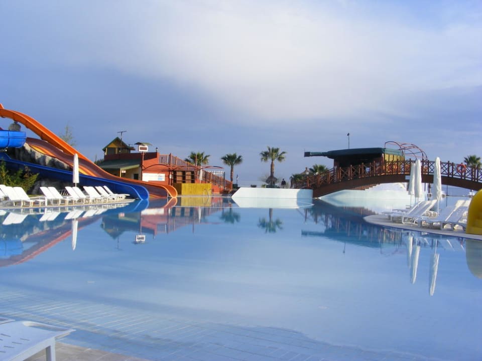 Meerblick direkt über den Pool hinaus Oz Hotels Incekum Beach