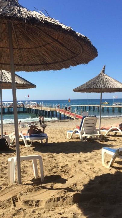 Strand Quattro Beach Spa & Resort