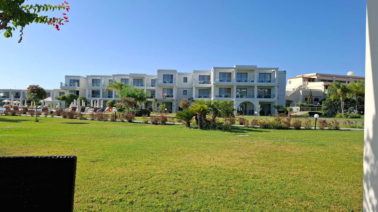 Gartenanlage Asterias Beach Resort