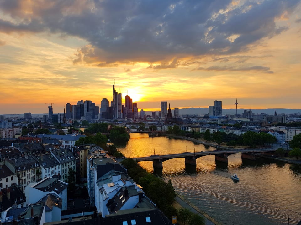 Ausblick Lindner Hotel Frankfurt Main Plaza, part of JdV by Hyatt