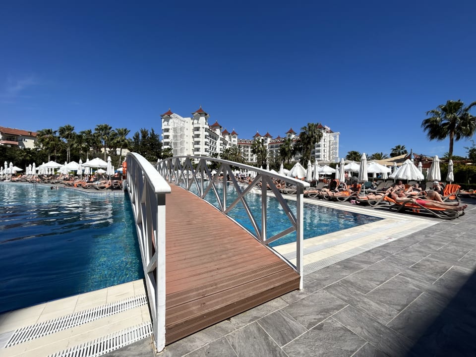 Pool Side Mare Resort & Spa