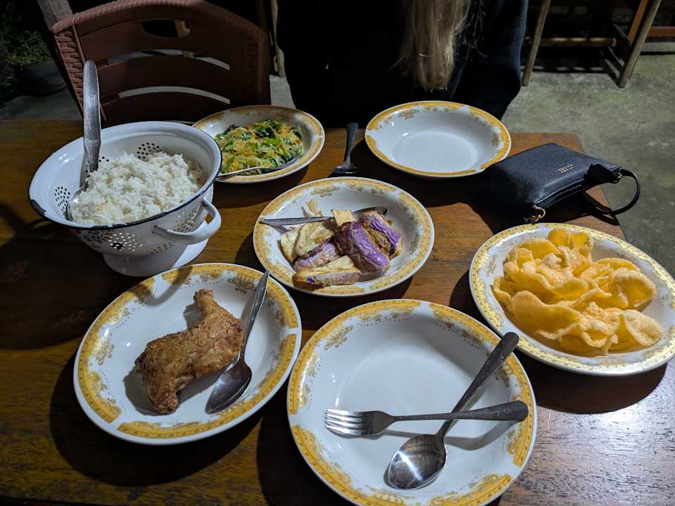 Gastro Wae Rebo Lodge Dintor