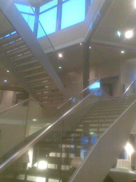 Aufgang zu Seminartrakt Hotel Seepark Thun