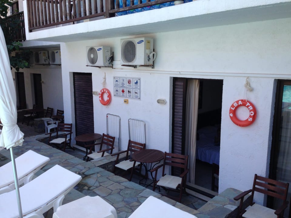 Freier Blick von außen aufs Bett, "Terrasse" Albatros Spa & Resort Hotel