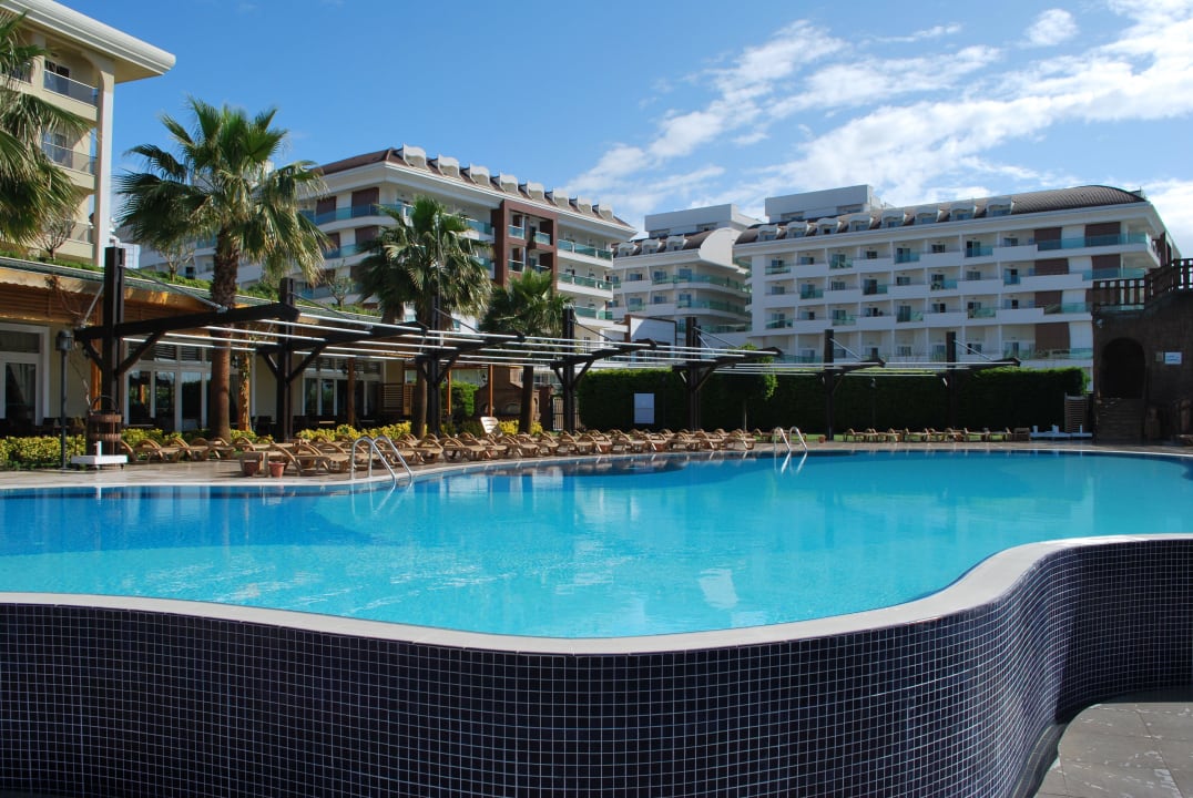 Poolanlage mit Blick zum Adalya Ocean Adalya Resort & Spa - Adults Only