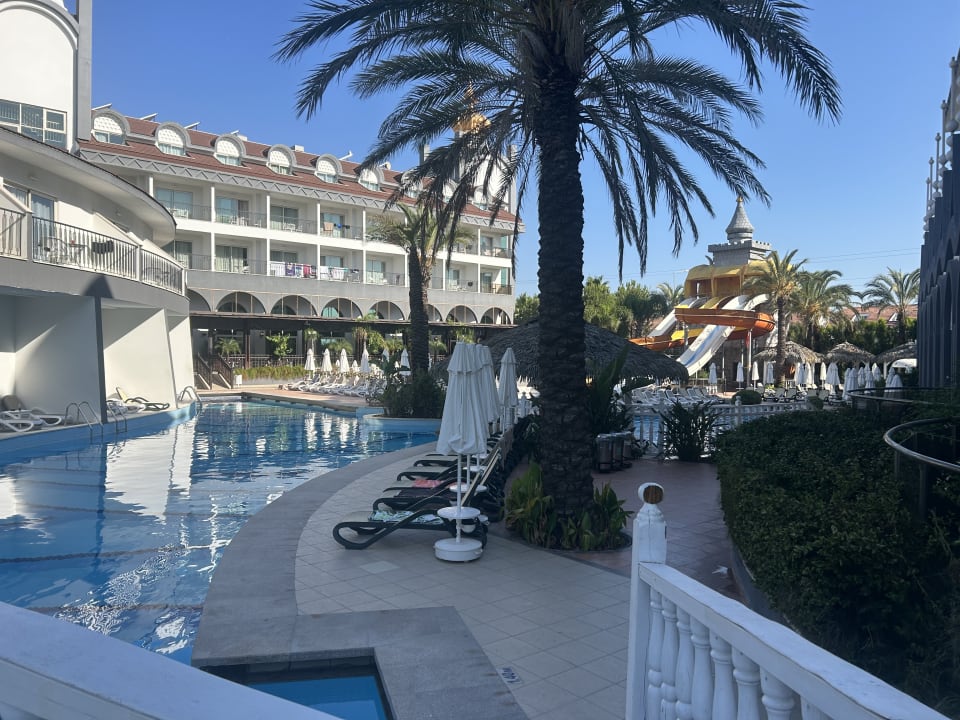 Pool Well Palace Side