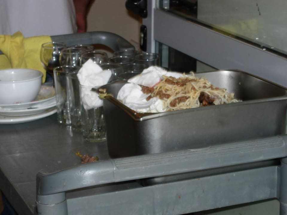 Essensreste Hotel Belussi Beach