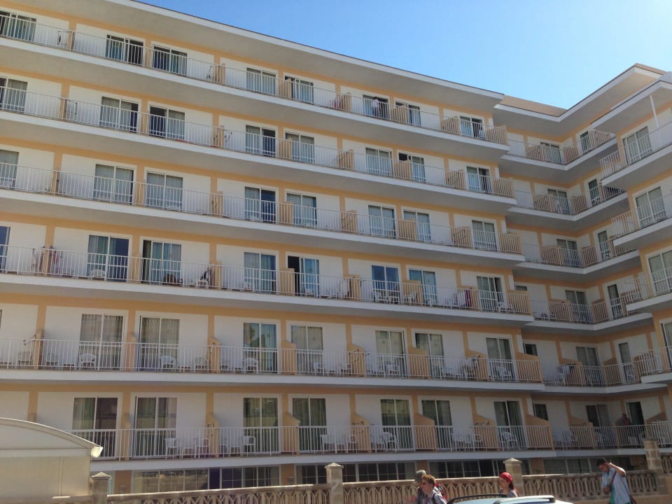 Au0enansicht Hotel Riutort