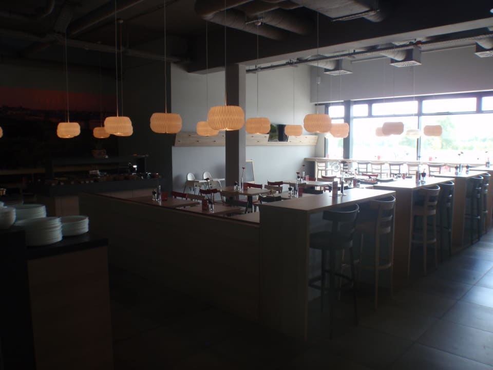 Restaurant MEININGER Hotel Berlin Airport