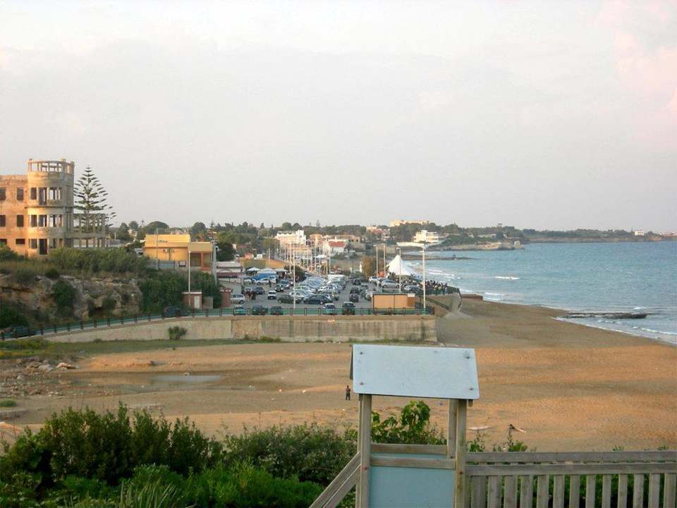 Вид из отеля на пляж и променад Hotel Park Siracusa Sicily