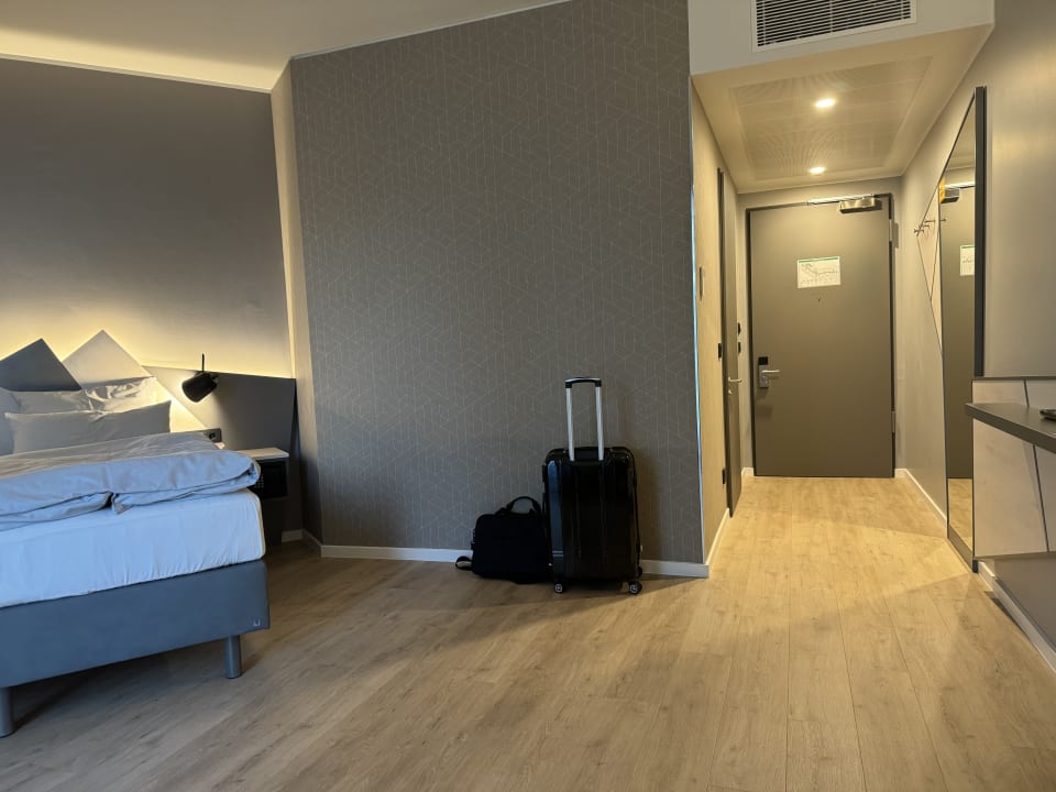 Zimmer Holiday Inn - the niu, Hub Dusseldorf Messe