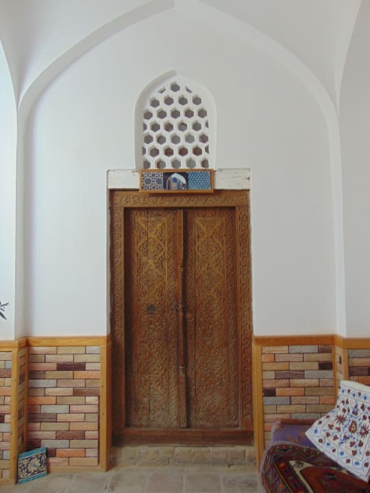 Zimmer Madrasah Polvon-Qori Boutique