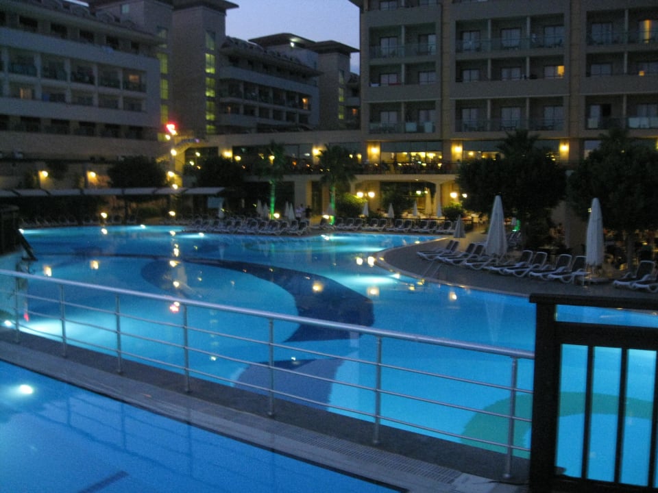 Unterer Pool 1,4m Tiefe Aydinbey Kings Palace & Spa