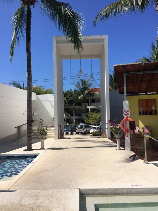 Eingang zum Neubau The Briza Beach Resort Khaolak