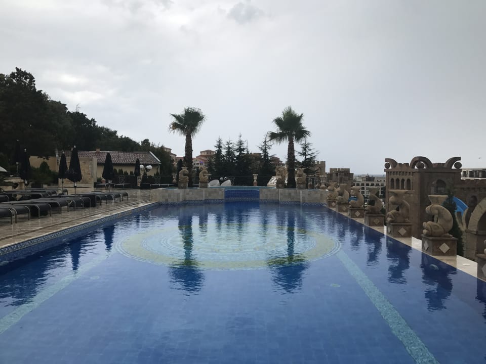 Pool Hotel Royal Castle