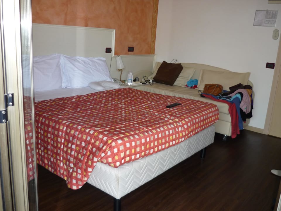 Blick vom Balkon ins Zimmer Park Hotel Serena