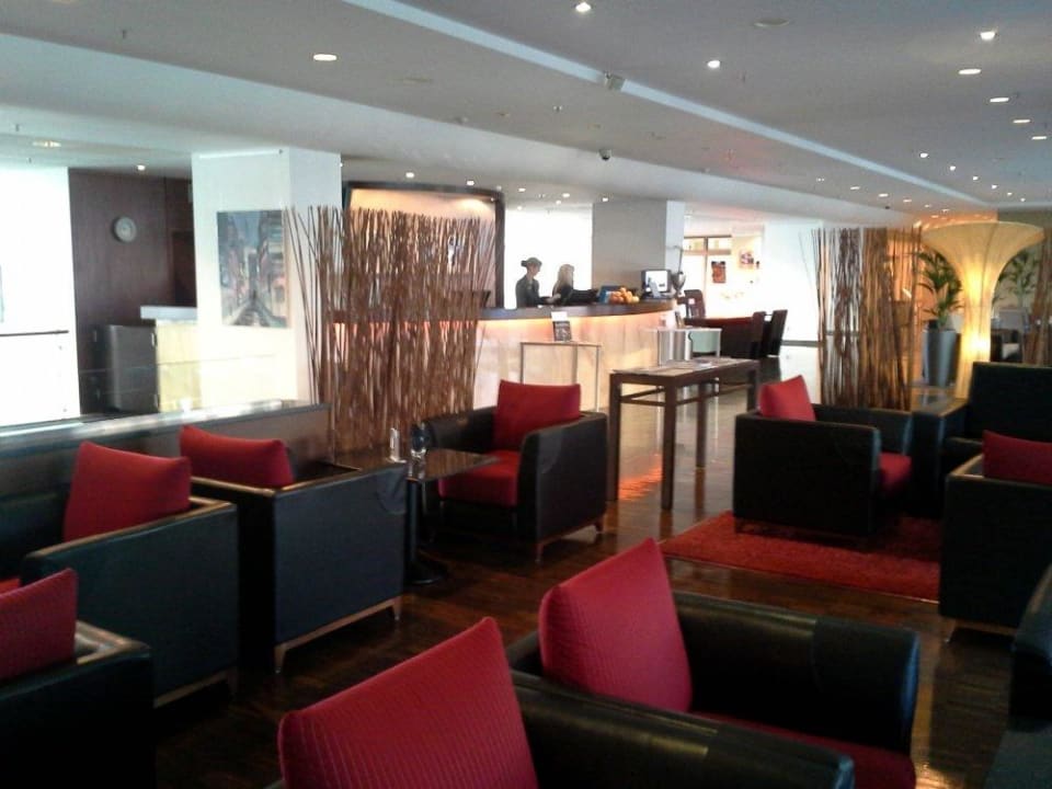 The Lobby mit Sitzgelegenheiten Dorint Hotel Bonn