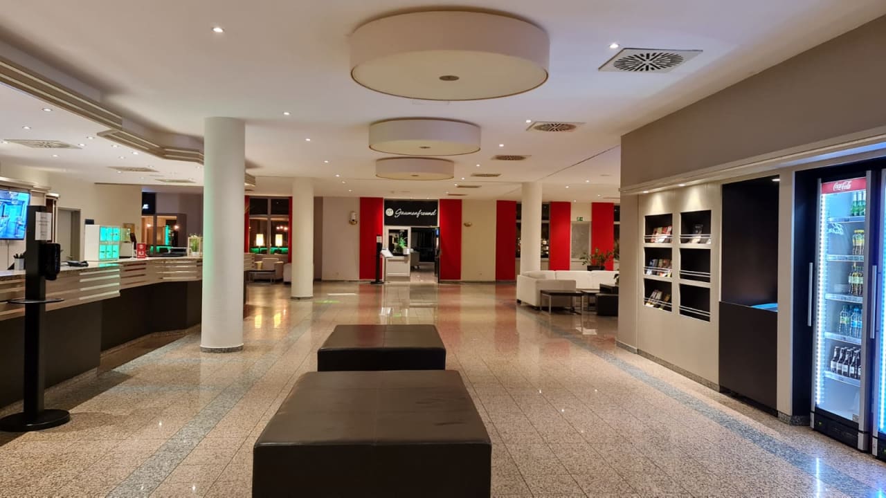 Lobby H+ Hotel Leipzig-Halle