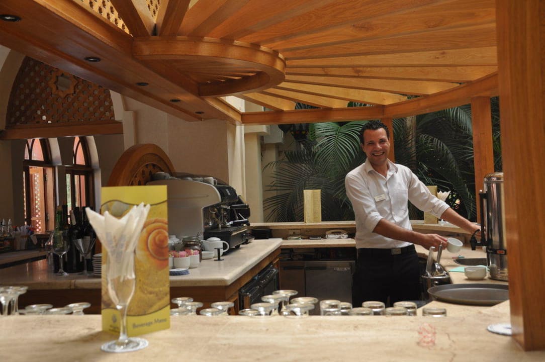 In der Lobbybar-sehr netter Kellner Makadi Palace