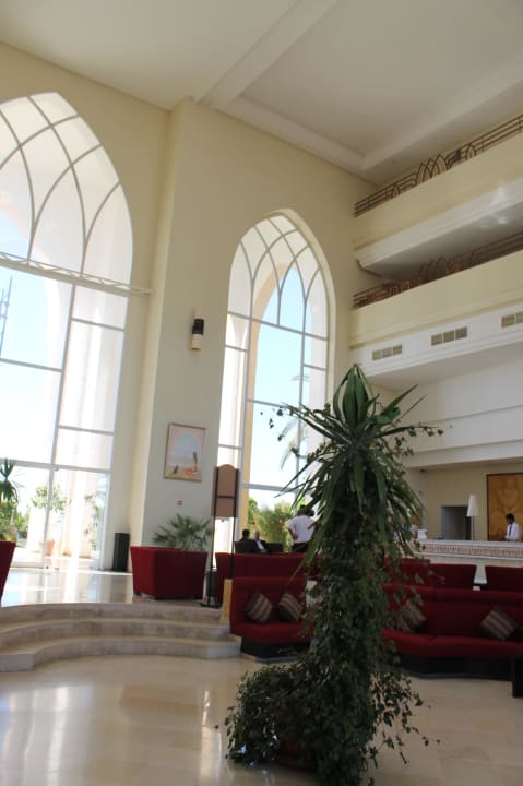 Die Lobby lädt auch abends zum sitzen, lesen und p Skanes Serail Aquapark