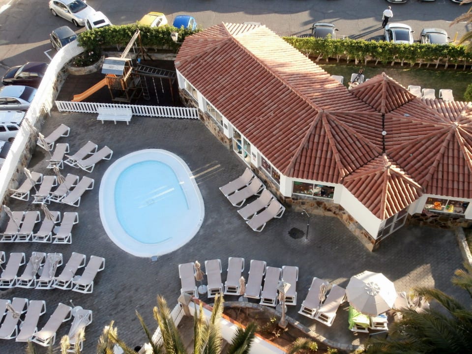 Ruhige Sonnenecke am Kinderpool Servatur Waikiki