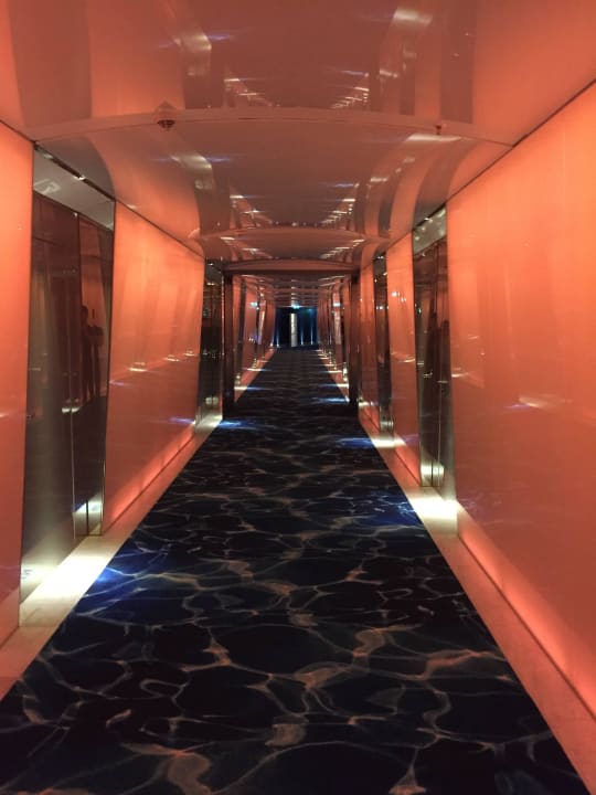 Gang zu den Zimmern Hotel Victory Therme Erding