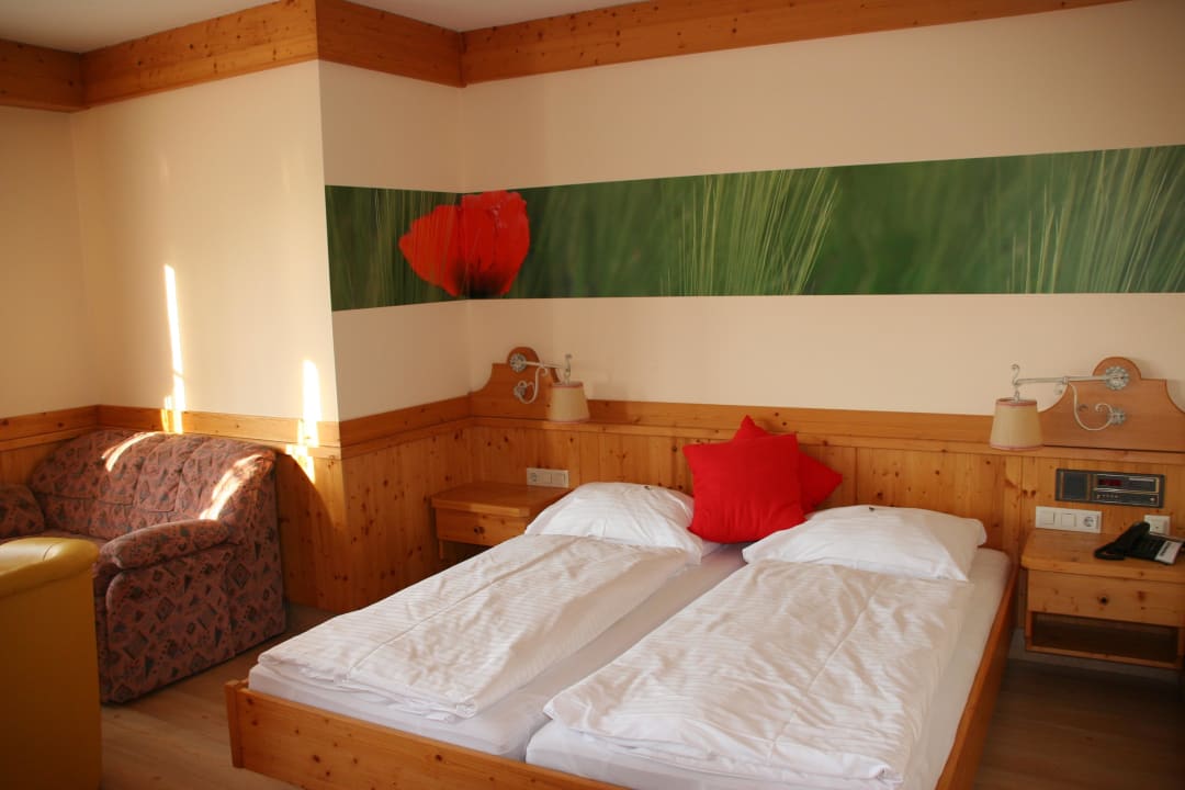 Familienzimmer (bis zu 4 Pers.) Mohnhotel & Bergwirt Schrammel