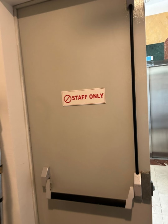 Zimmer Well Palace Side