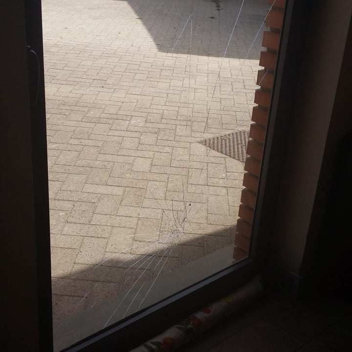 Spabereich Scheibe kaputte Il Parco Degli Ulivi