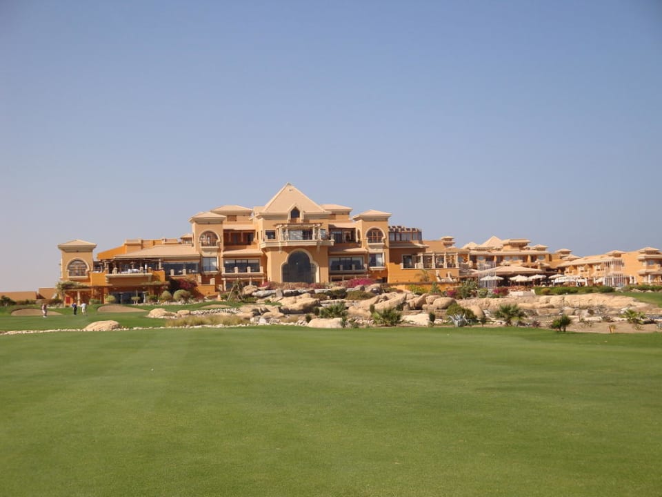 Hotel vom Golfplatz aus The Cascades Golf Resort, Spa & Thalasso