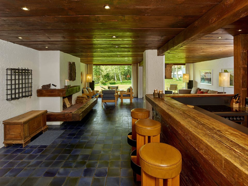 Bar mit moderner und vollausgestatte Küche Prachenskyhof