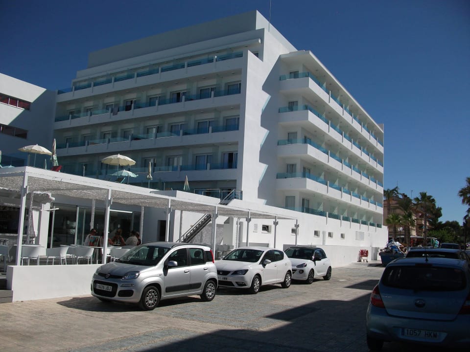 Hotel vom Strand aus gesehen The Sea Hotel by Grupotel - Adults only